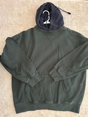 Brandy Melville sweatshirt